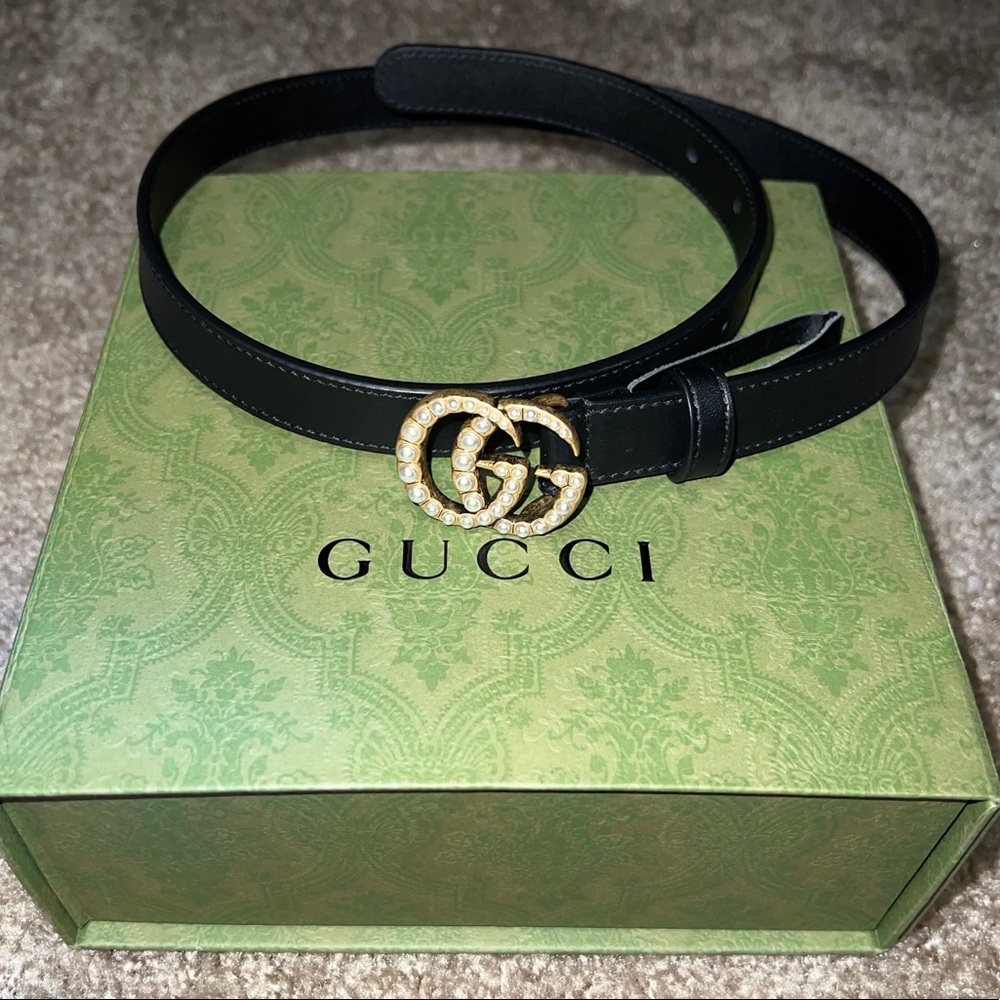 Gucci skinny pearl belt 70